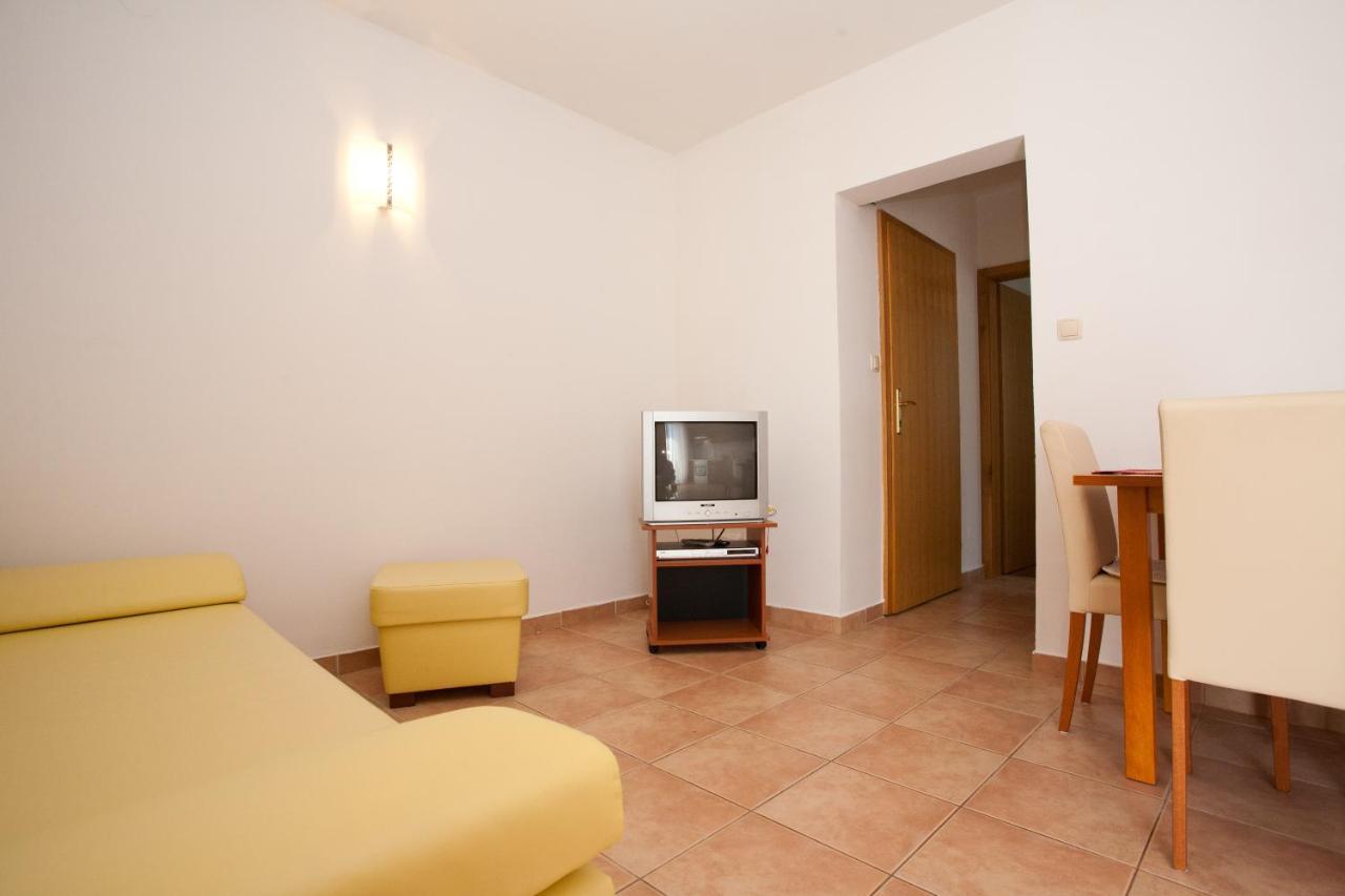 Apartments Glibo Near The Sea And Town Center! Krk Town Eksteriør bilde