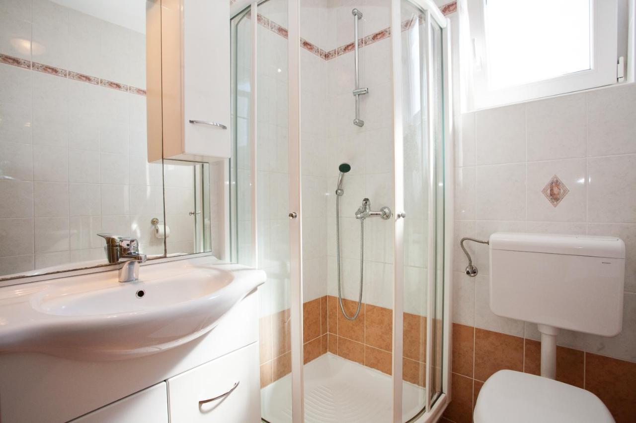 Apartments Glibo Near The Sea And Town Center! Krk Town Eksteriør bilde