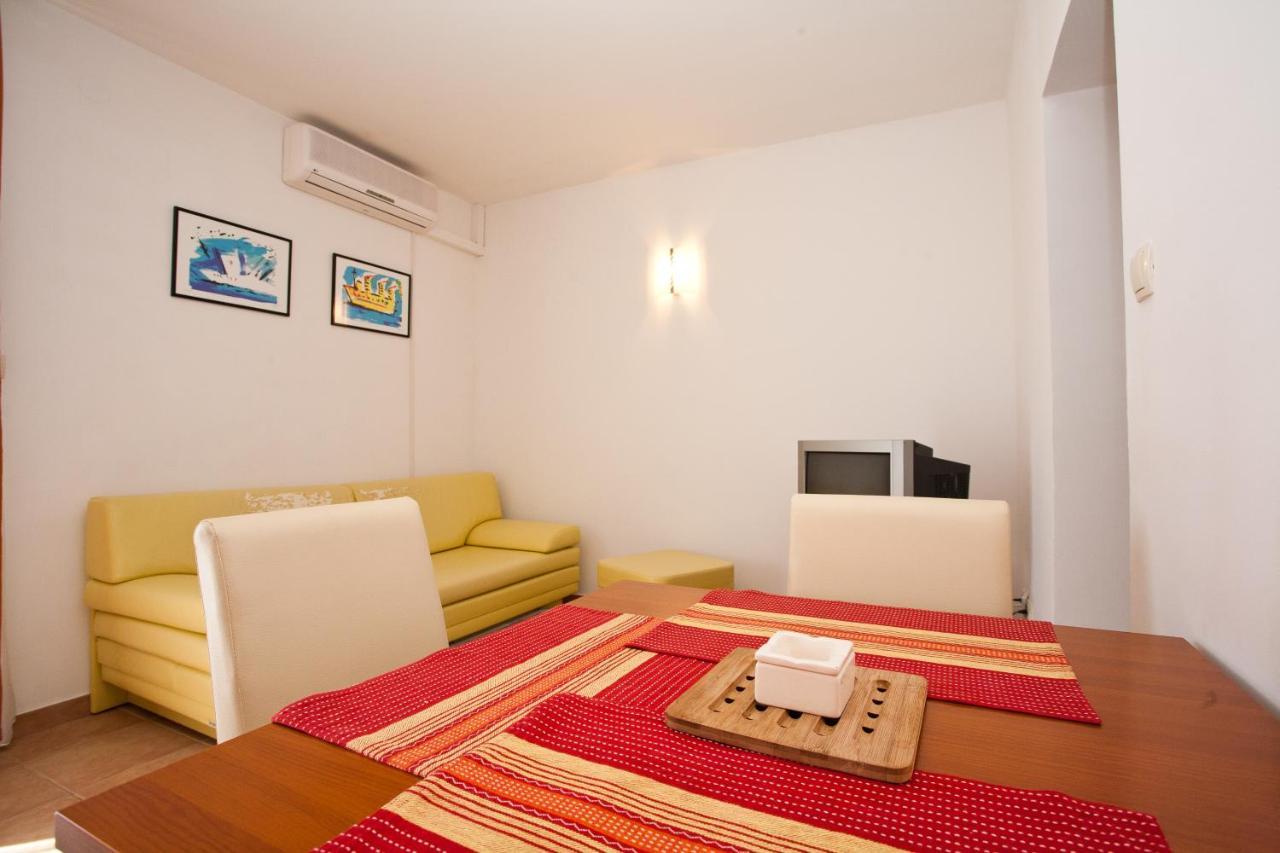 Apartments Glibo Near The Sea And Town Center! Krk Town Eksteriør bilde