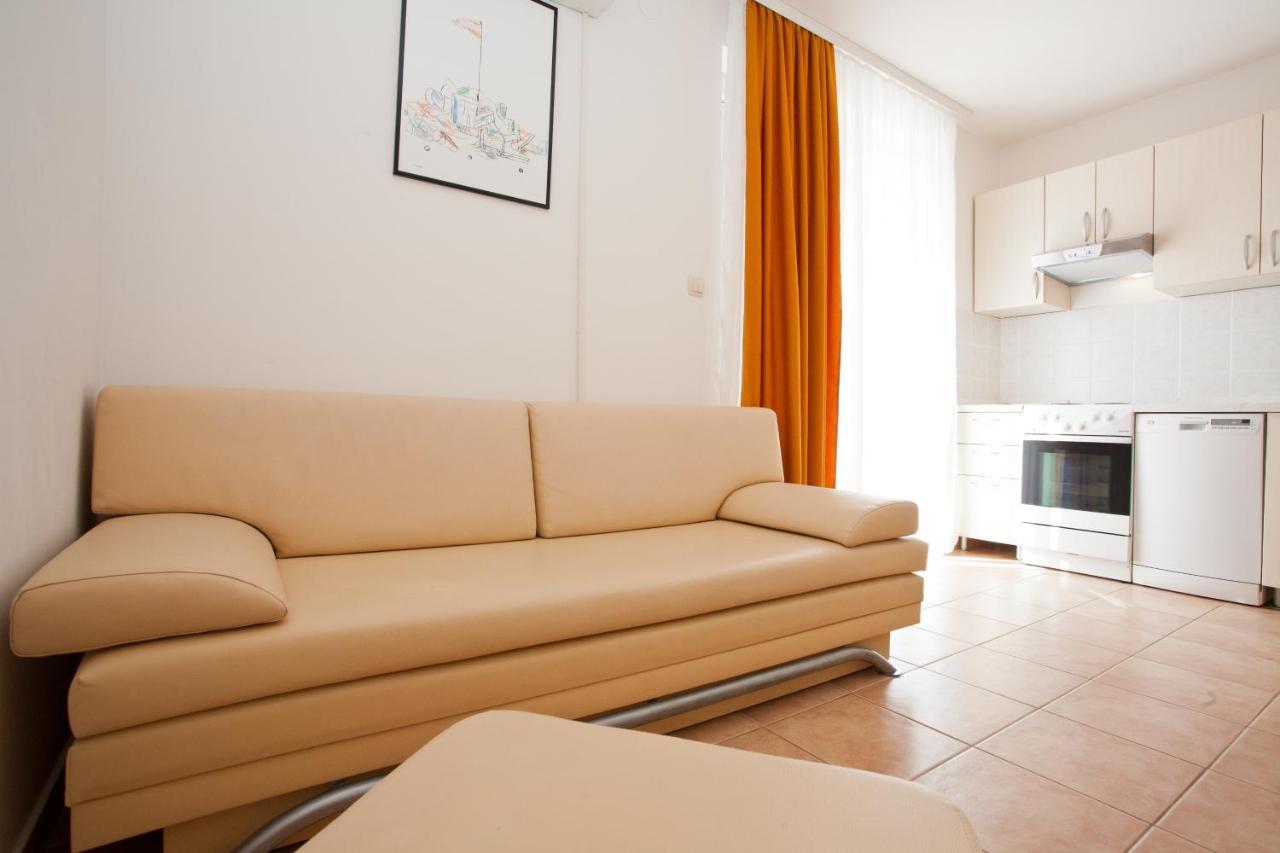Apartments Glibo Near The Sea And Town Center! Krk Town Eksteriør bilde